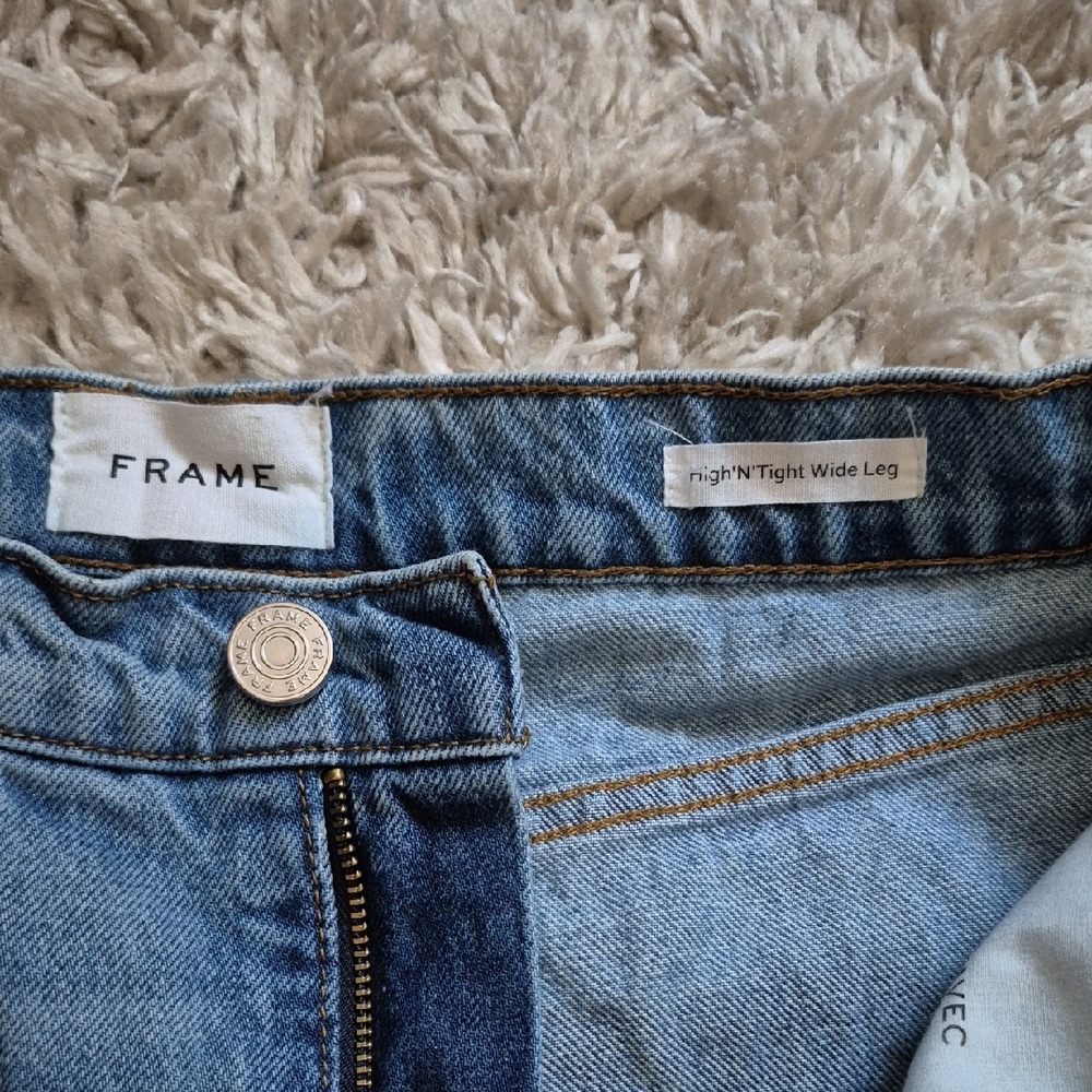 Frame High And Tight Denim - Picture 4 of 6